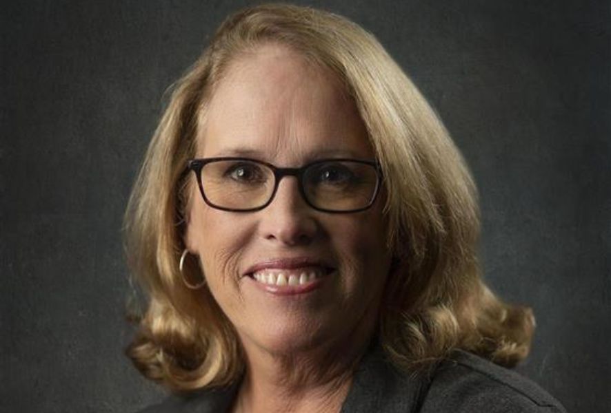 Headshot of Beth Weldon