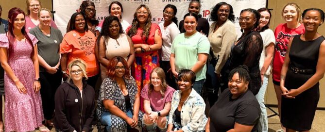 Group Photo of single parent recipients